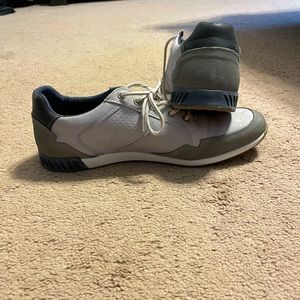 Like New Mens Casual Shoes, Size 12, Grey/Dark Grey.